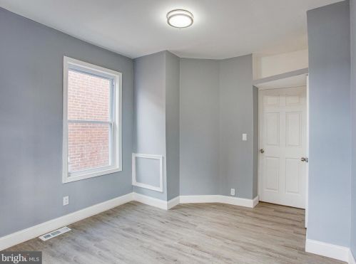 6526 Chew Ave, Philadelphia PA 19120-2332 exterior