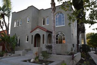 2105 Rimpau Blvd, Los Angeles CA  90016-2323 exterior