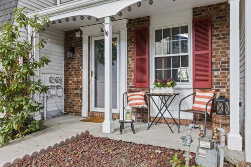 387 Redrome Cir, Bridgeville, PA 15017-3206