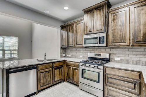 720 Greenville Ave, Richardson TX  75081-4112 exterior