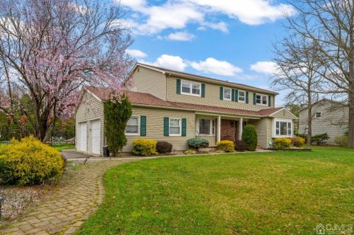 15 Hollis Rd, East Brunswick, NJ 08816-2756
