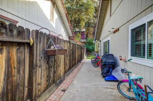 1235 Riv Blf Dr, Valley Home CA 95361-2655 exterior