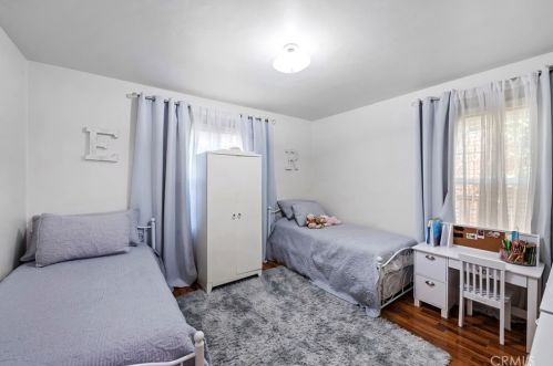 5516 Fulton Ave, Van Nuys CA  91401-5332 exterior