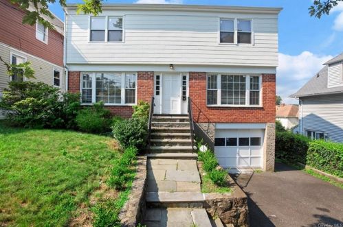 105 Quinby Ave, White Plains, NY 10606-3115