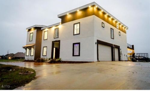 703 Leaning Oak Trl, Richmond TX  77406-4653 exterior