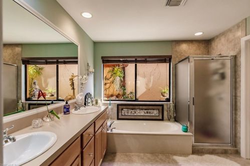 785 Reef Point Cir, Naples FL  34108-8765 exterior