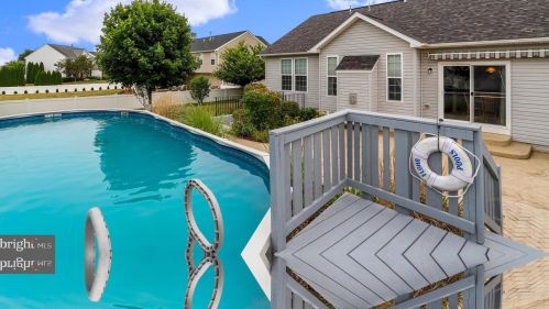 1142 Dallas Dr, Upton PA  17225-8535 exterior