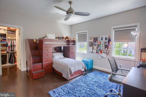 504 Sophia Cir, Hummelstown PA  17036-7089 exterior