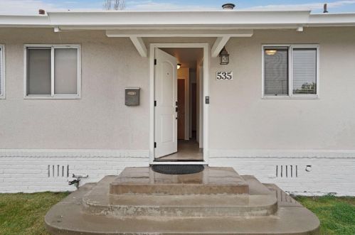 535 Crescent Ave, Lodi, CA 95240-3918