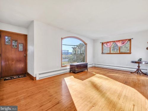 209 Llewellyn Rd, Primrose, PA 17901-9054