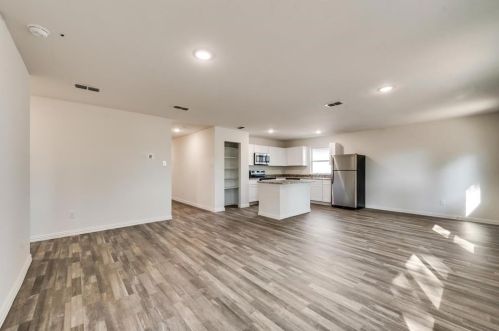 1207 Bruce Dr, Denison TX  75020-1205 exterior