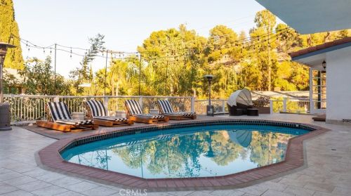 4501 Grimes Pl, Van Nuys CA  91316-4366 exterior