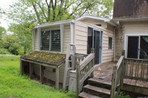 153 Riley Rd, Newburgh NY  12553-7285 exterior