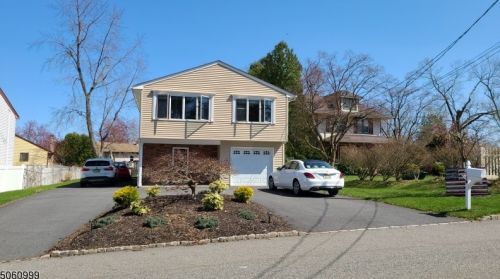 585 Knoll Rd, Boonton, NJ 07005-9627