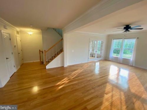 15352 Kensington Park Dr, Woodbridge VA  22191-6571 exterior