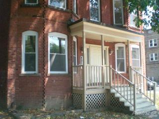 410 Garden St, Hartford CT  06112-2413 exterior