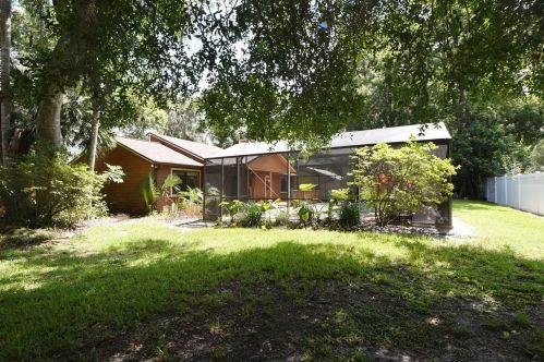 107 Frederick Ave, Lake Mary FL  32746-2811 exterior