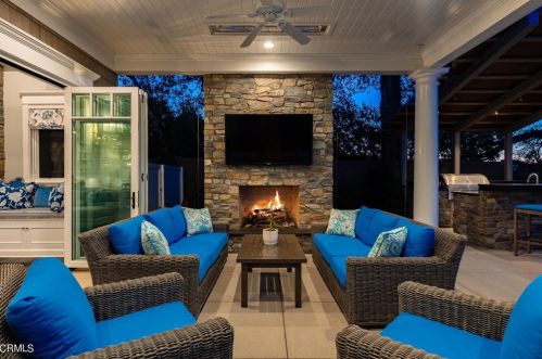 655 Hillcrest Ave, La Canada CA  91011-4040 exterior