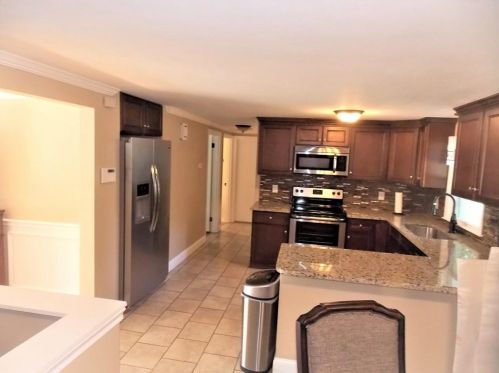 9 Woodlawn Ave, North Providence RI  02904-3710 exterior