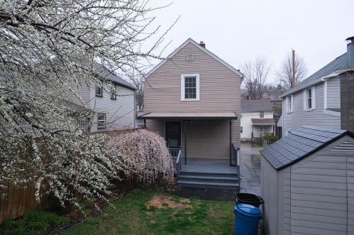 607 Aylesworth Ave, Bridgeville PA  15017-2905 exterior