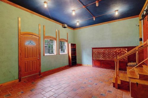 465 Rochambeau Ave, Providence RI 02906-1908 exterior