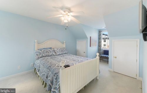 1802 Pimmit Dr, Falls Church VA  22043-1114 exterior