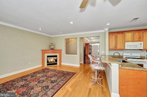 24 Chamber Ln, Columbus NJ  08022-2313 exterior