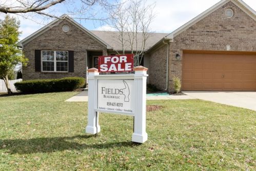 2805 Masterson Cir, Lexington, KY 40511-8742