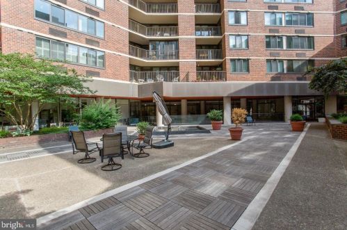 1420 Locust St, Philadelphia PA  19102-4201 exterior