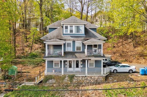 25 Bunker Hill Ave, Waterbury, CT 06708-2208
