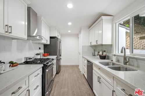 3985 Alta Mesa Dr, North Hollywood CA  91604-4010 exterior