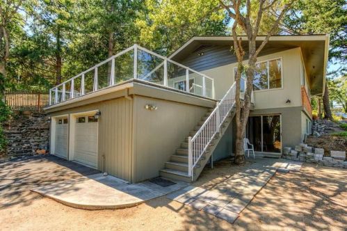 1330 Oregon St, Ashland, OR 97520-3338