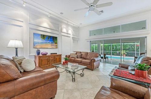 7645 San Sebastian Way, Naples, FL 34109-7168