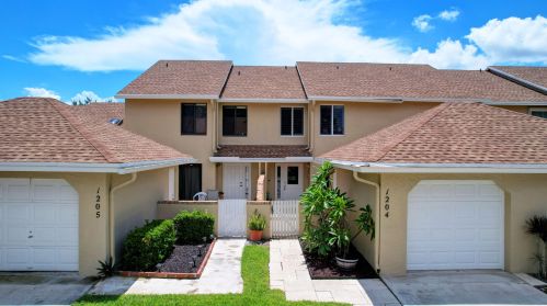 1204 Maplewood Dr, West Palm Beach, FL 33415-1454