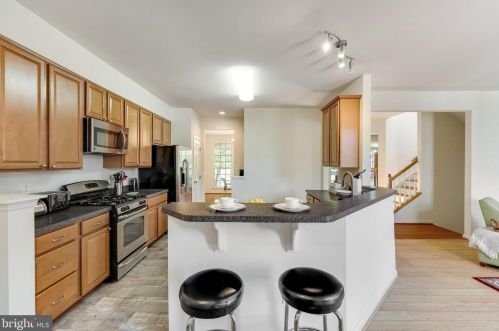 11 Broad Way, Lovettsville VA  20180-8608 exterior