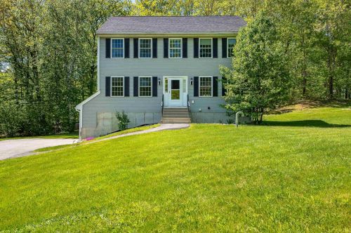 10 Chandler Ln, Raymond, NH 03077-1879