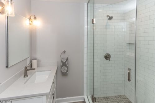 291 Riveredge Dr, Chatham Township NJ  07928-3104 exterior