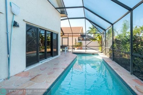 175 Executive Cir, Boynton Beach FL  33436-1835 exterior