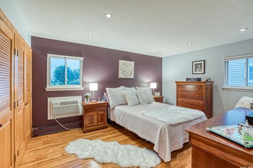 2534 Malibu Rd, North Bellmore NY  11710-5122 exterior