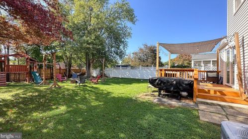 105 Appletree Dr, Leesburg VA  20176-4507 exterior