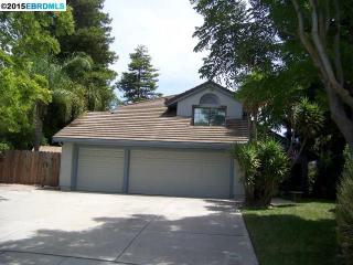 4961 Green Hills Cir, Antioch, CA 94531-7613