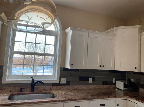 8 Summit Dr, Marlborough NY  12542-6408 exterior