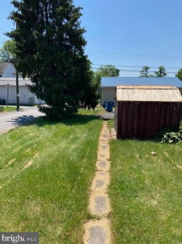 49 Jury St, Highspire PA  17034-1010 exterior