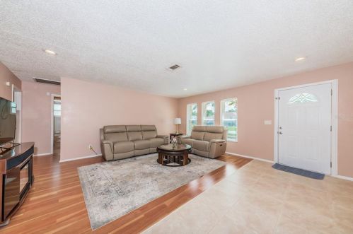 9890 58th St, Pinellas Park FL  33782-3243 exterior