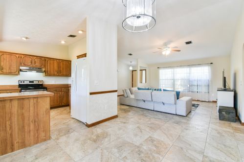 1981 Manth Ln, Fort Pierce, FL 34983-4528