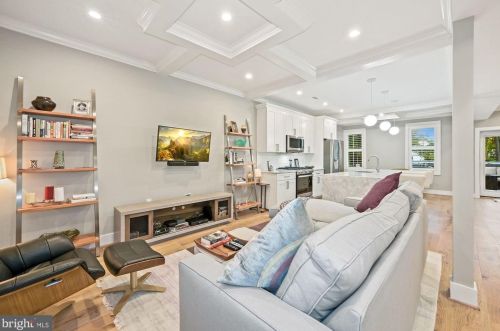 438 Kenyon St, Washington DC 20010-2915 exterior