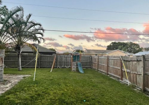 525 Billiar Ave, Fort Pierce FL  34983-8730 exterior