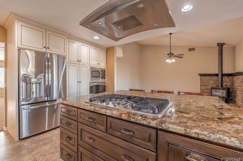 42522 15 St, Lancaster CA 93534-6212 exterior