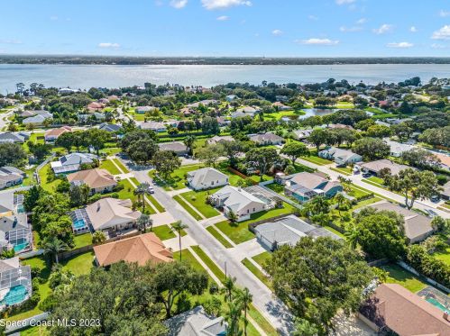 816 Brookstone Dr, Merritt Island FL  32952-4141 exterior