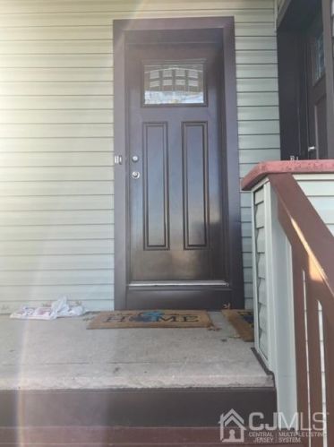 282 Mawbey St, Woodbridge, NJ 07095-2319